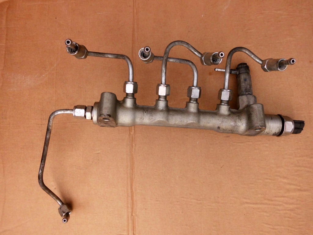 фото №1, Молдинг впрыскная opel zafira b 1.7 cdti z17dtr