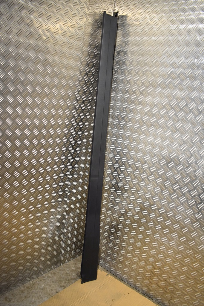 фото №1, Idealna молдинг поріг права mercedes glb x247 amg 1