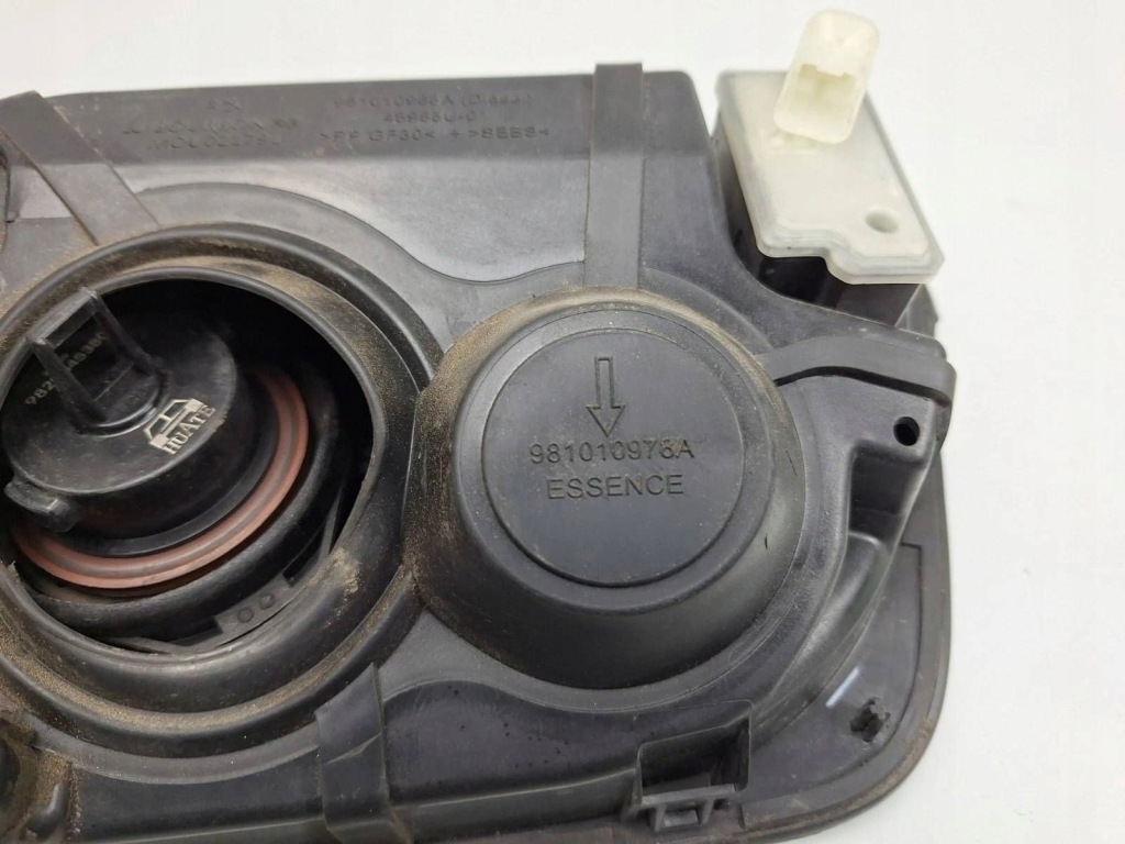 фото №13, Крышка заливной топлива peugeot 3008 ii 981010978a