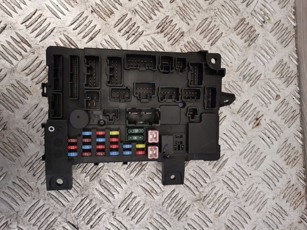 фото №1, Outlander iii lift коробка предохранителей bsi 8637a890