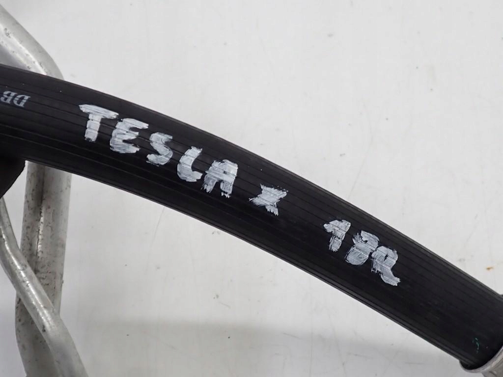 Пабтрубок  шланг трубка клапан расширительный кондиционера komple tesla model x l2s 18r Недорого