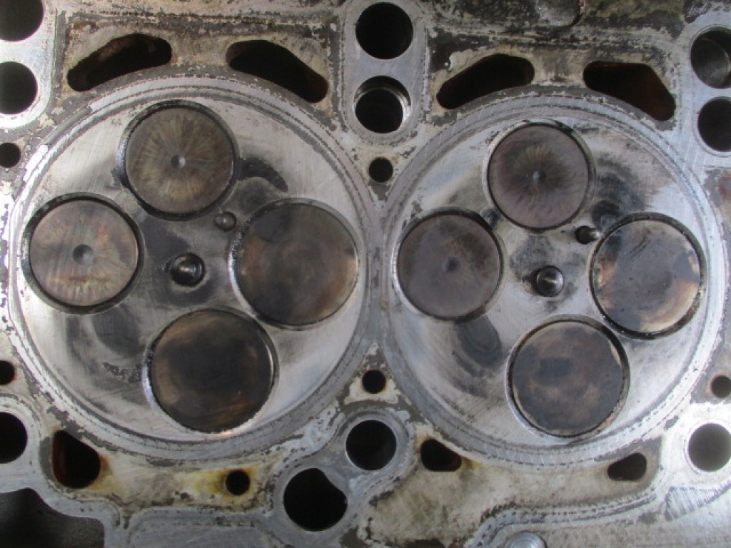 фото №8, Skoda octavia ii 2.0tdi головка двигуна 03g103373a bkd