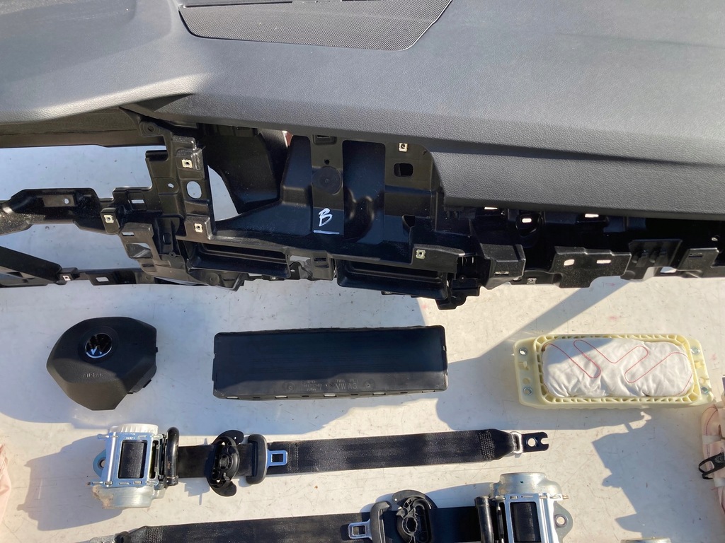 фото №7, Vw golf viii 8 панель приладів панель приладів консоль подушки безпеки ремені