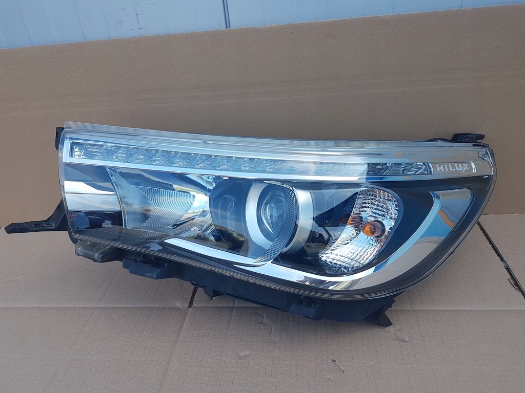 фото №1, Лампа перед левая toyota hilux full led 16-