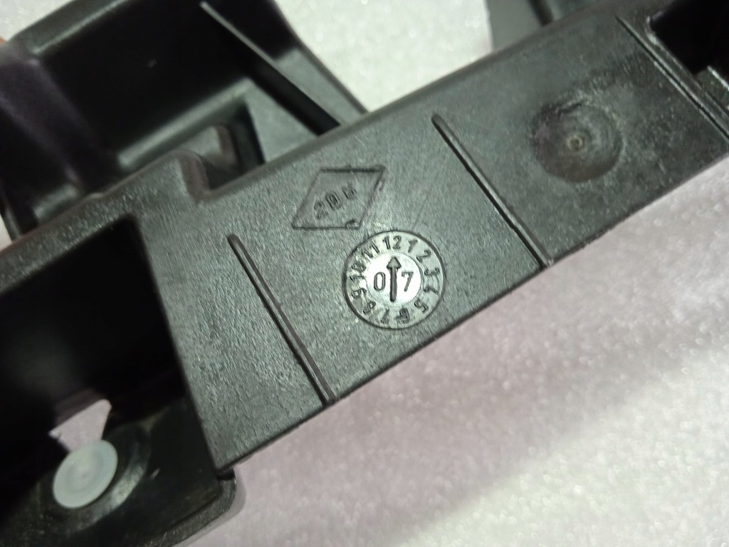 фото №10, Megane ii hb напрямна бампера середній задня