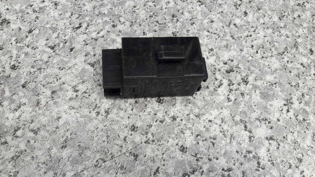 фото №1, B00167740 реле mazda 9v