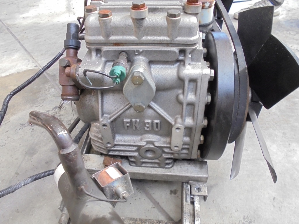 Агрегат радиаторный frigoblok компрессор thermo king carrier fkx30/235fb с Разборки