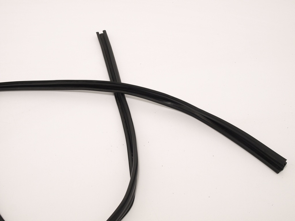 фото №5, Прокладка скло лівий задня toyota rav4 ii 05 rok