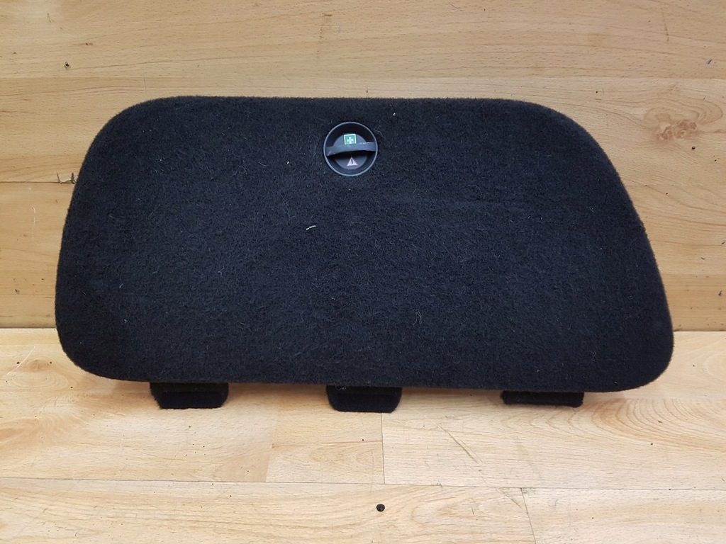 фото №1, Крышка защита багажника задняя левая mercedes w245