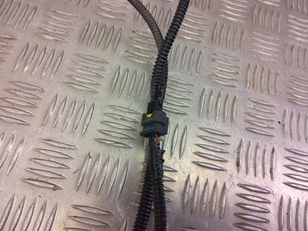 фото №8, Tesla model 3 2019 жгут трубопровод датчика парковки pdc