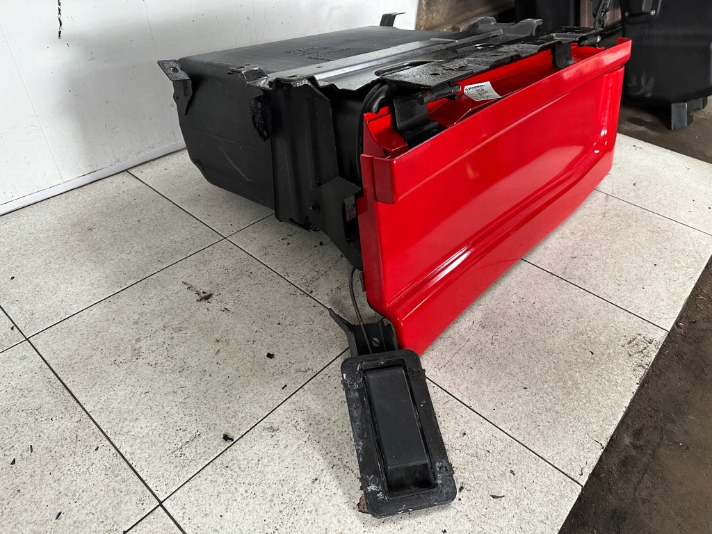 Бардачок салонный под кабина левый правый stralis hi-way 504008525 504183045 Оригинал