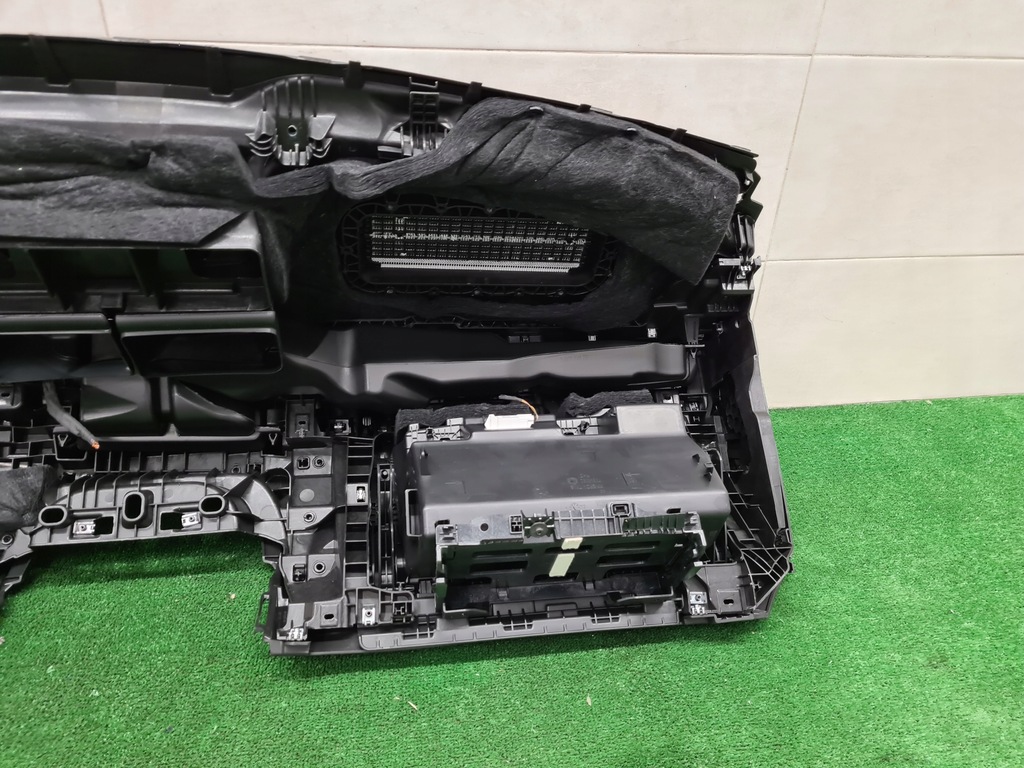 фото №9, Bmw x1 u11 приборная панель приборная консоль nieregenerowana uk