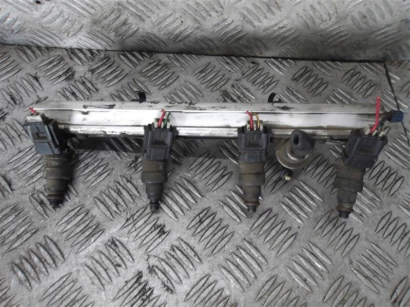 фото №1, Молдинг впрыскная volvo v40 2.0