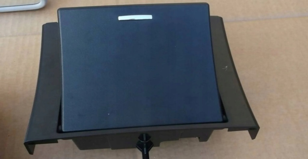 фото №1, Mercedes e w212 lift попільничка