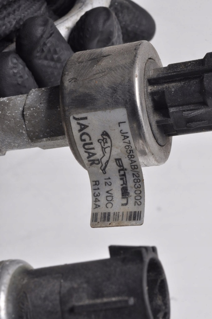 Aston martin vantage 4.7 шланг кондиционера p0 ag33-19972-aa с Разборки