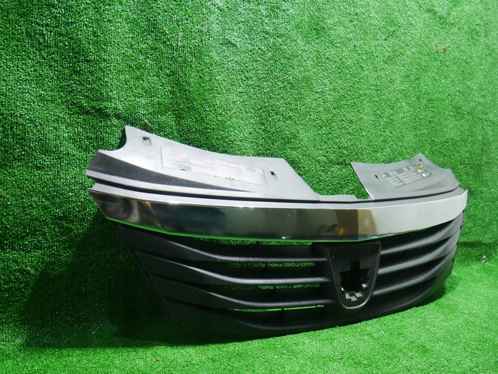 фото №2, Dacia оригинальный номер 8200748240 решётка радиатора