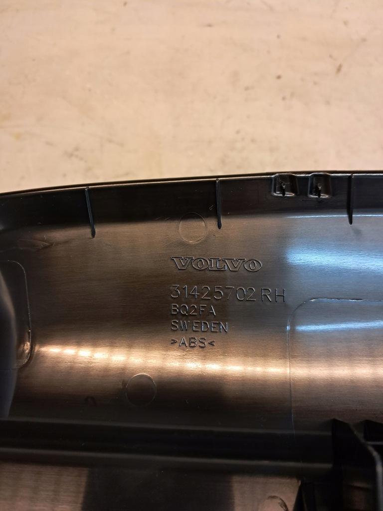 фото №5, Обшивка захист стійка права volvo xc60 ii 31425702