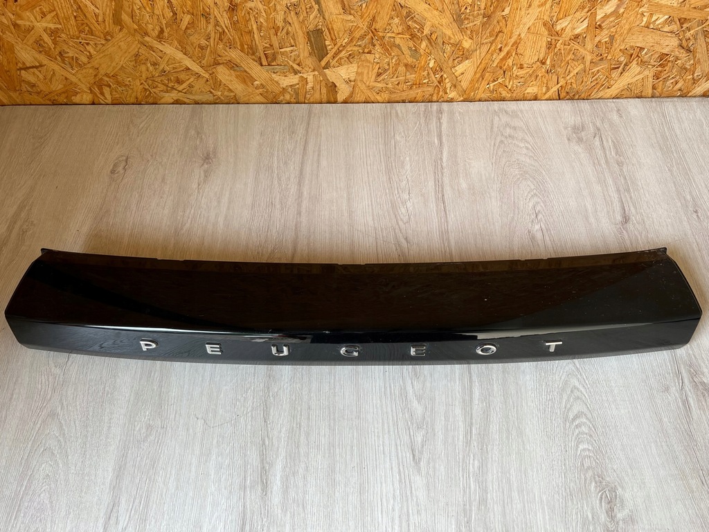 фото №1, Накладка крышки багажника peugeot 2008 ii 98338259