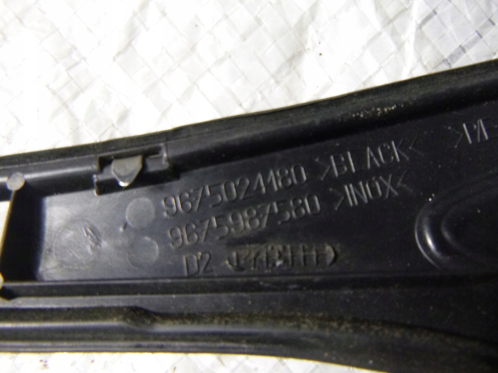 фото №8, Молдинг крыла правый задняя peugeot 208 9675024180