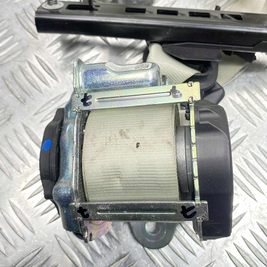 Ремінь безпеки правий задній xc90 ii в Україні