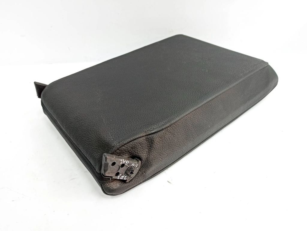 фото №8, Mercedes-benz c w203 2004 з задній підлокітники