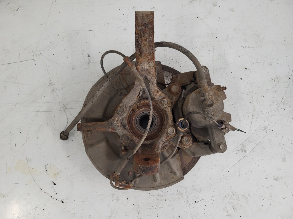 фото №1, Suzuki grand vitara ii 1.6 поворотный кулак ступица правая