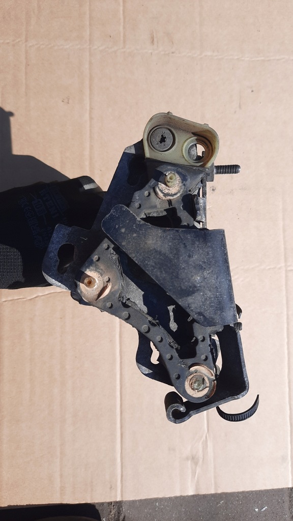 фото №4, Кронштейн генератора peugeot 207 9659200880