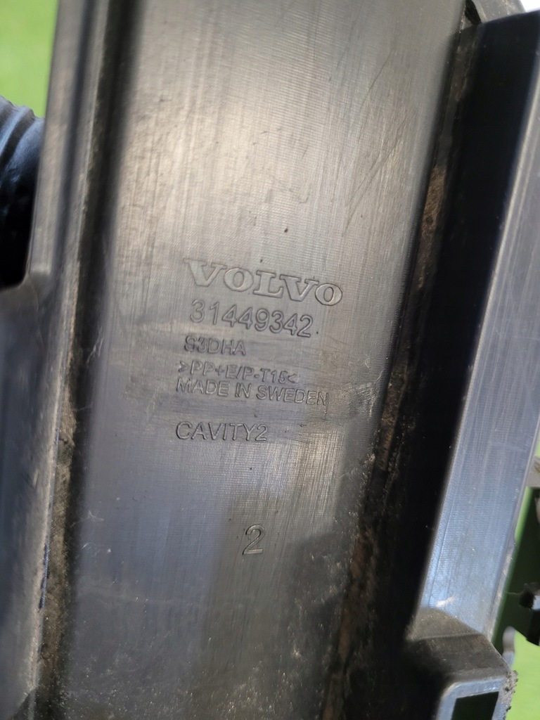 фото №8, Volvo xc40 решітка середня бампера 31449342