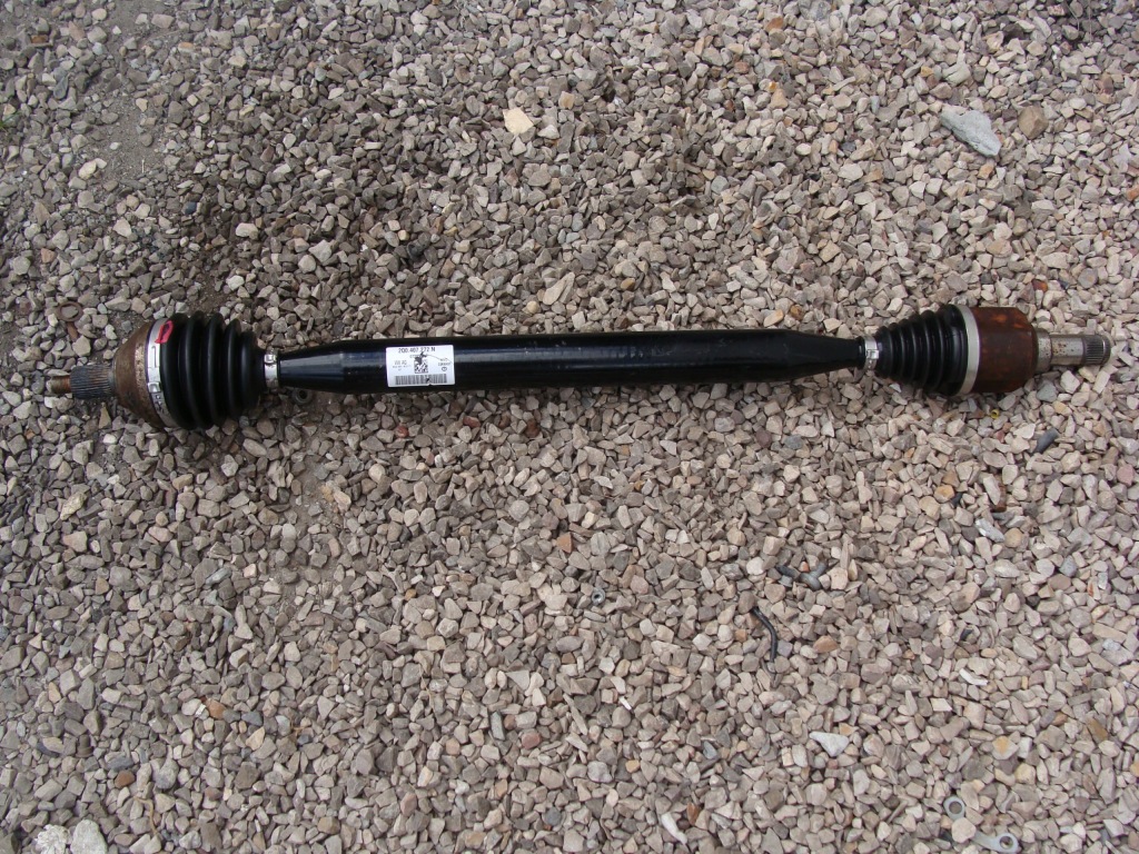 Купить Приводной вал правый  vw seat skoda audi 2q0407272n !!!