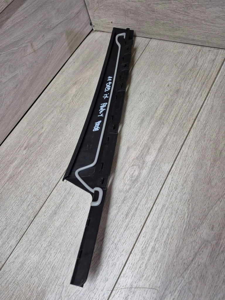 11315. bmw ix защита дверь правый перед 160810-13 Недорого