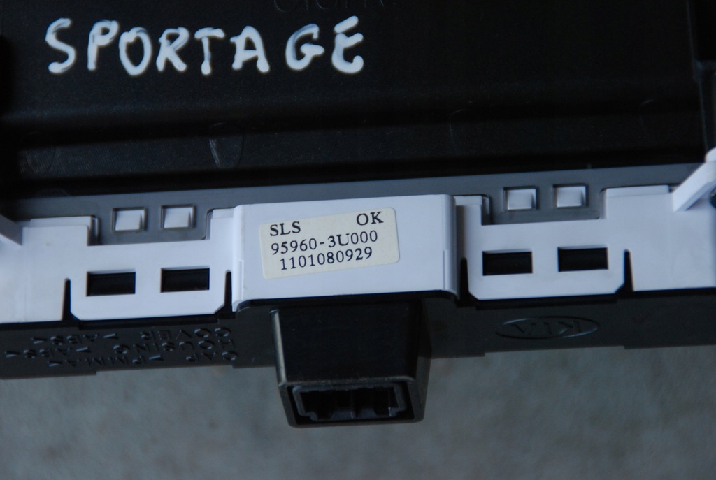 фото №4, Консоль рамка радио kia sportage iii 10-15 rok