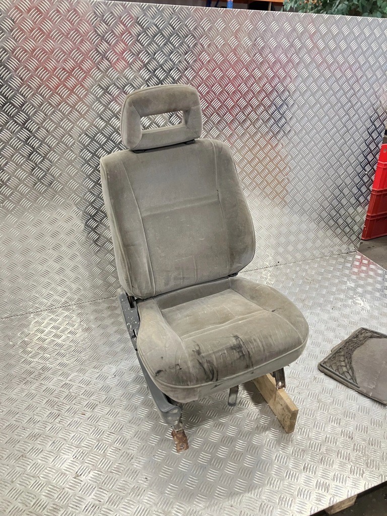 фото №1, Сиденье правый nissan patrol y60 89- long