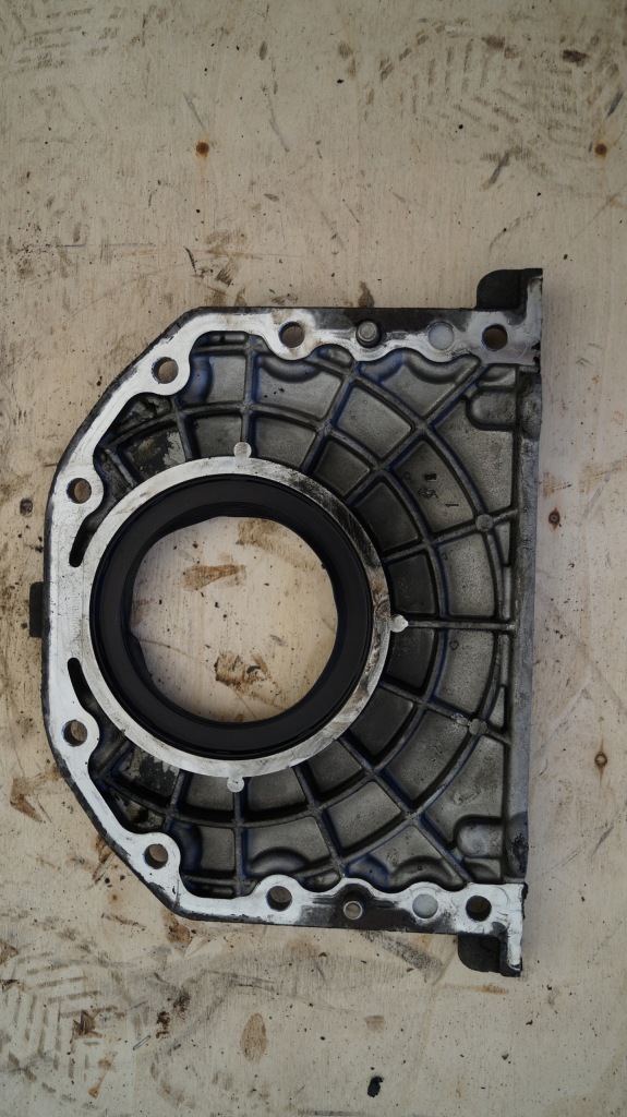 Купити Накладка вала колінчастого mercedes mp4