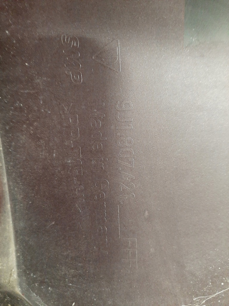 фото №10, Porsche taycan бампер задній задня karminrot 9j1807421f