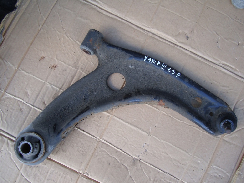 фото №1, Toyota yaris iii 11- важіль правий передній