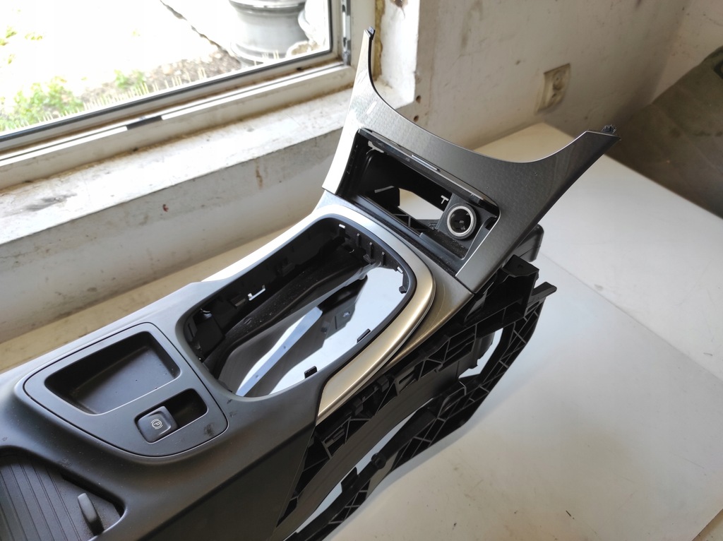 фото №9, Opel insignia a lift 13- туннель средний подлокотник