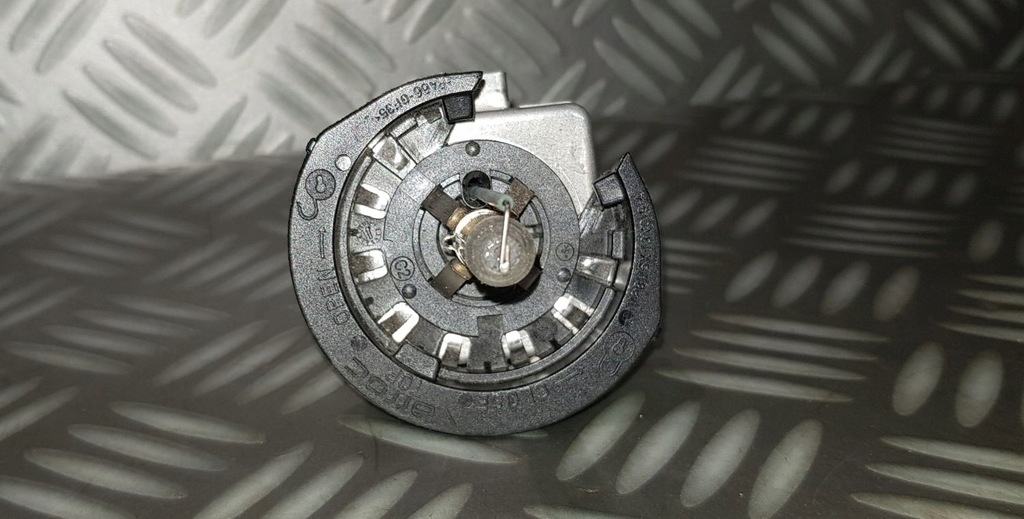 фото №7, Jaguar xe x760 xf лампочка d3s ксенон 35w osram 66340hbi кронштейн vp8m5x13n019a