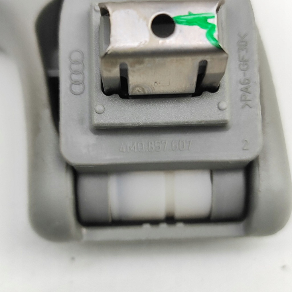 фото №8, Audi a4 s4 b9 8w 2017 комплект креплений do потолка