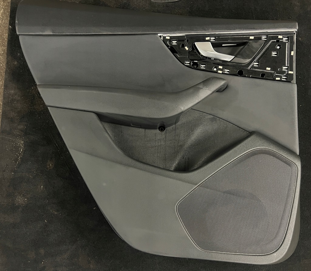 фото №1, Audi q8 обшивка двері лівий задня