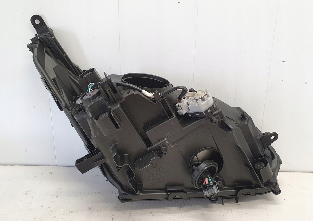 фото №10, Лампа перед левая lexus nx 300h led hb3 org europa