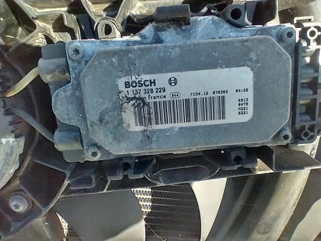 Mercedes w211 cls w219 радиатор воды кондиционера вентилятор a2115001154 Оригинал