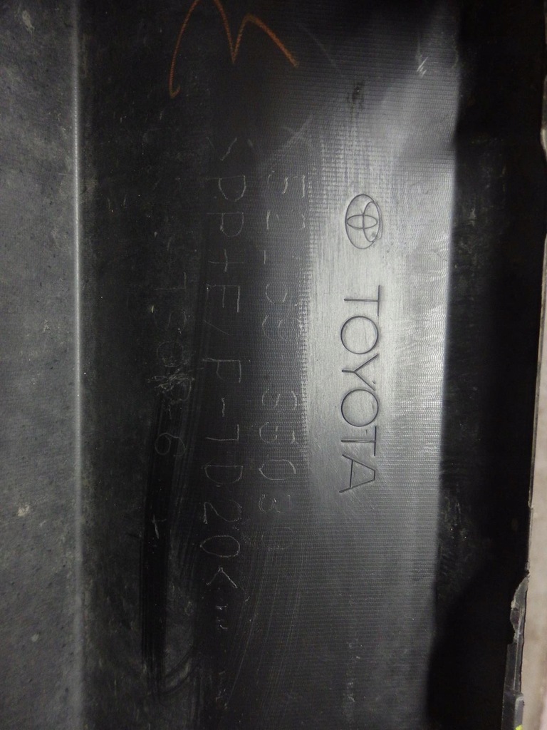 фото №11, Дифузор молдинг накладка-спойлер бампера задня toyota camry viii 8 2017- 52169-33030