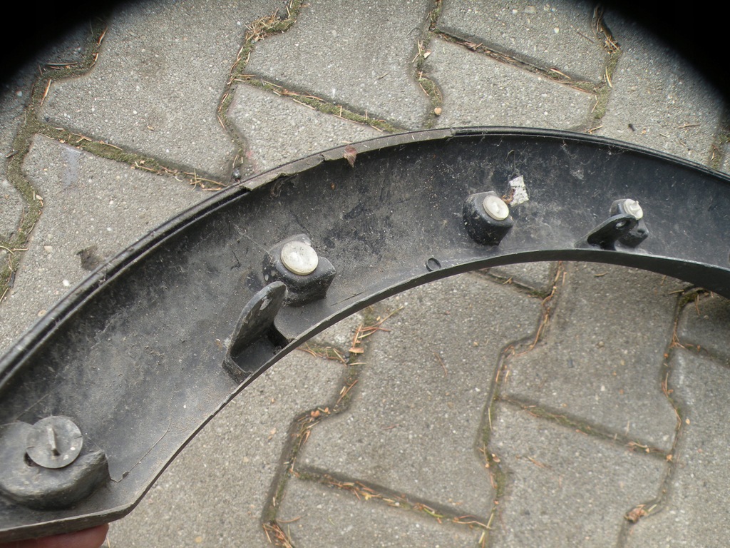 фото №8, Volvo xc70 01-06 молдинг накладка крыла правый перед blue