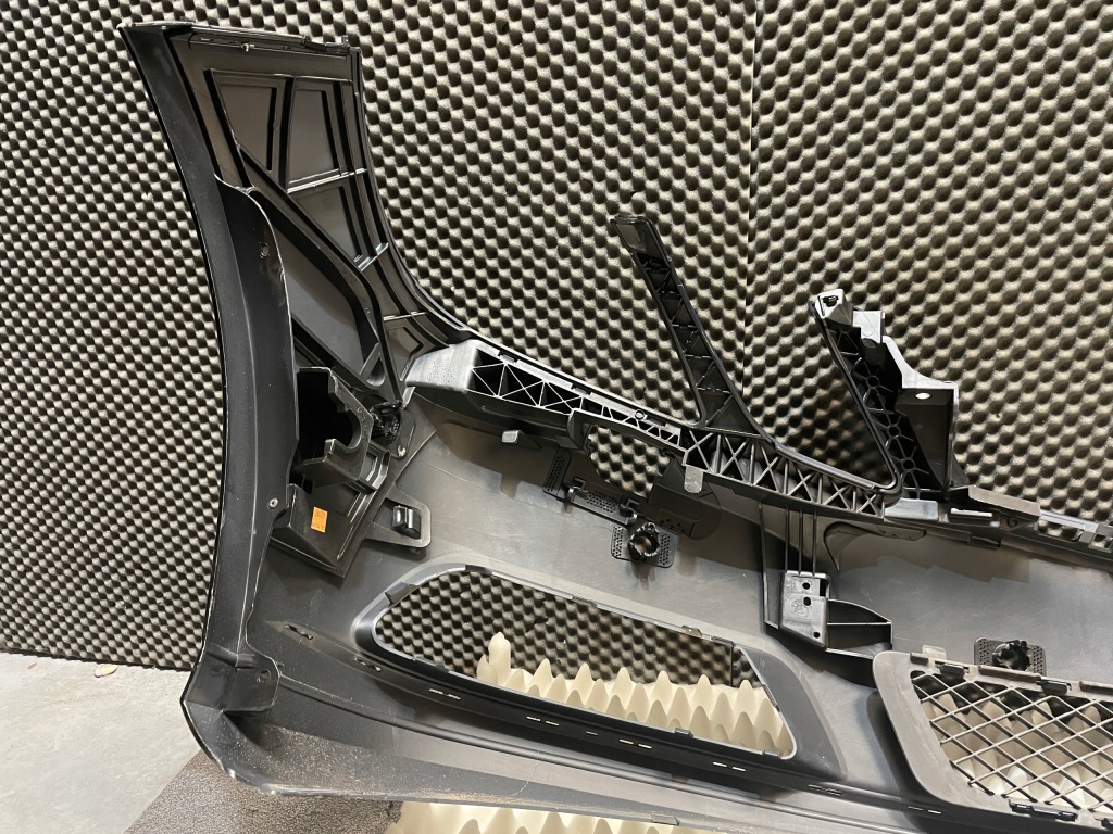 Mercedes e klasa бампер новый хороший a128801540 Киев