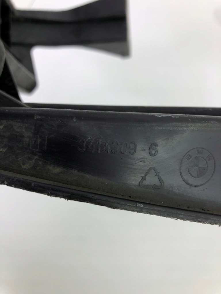 Bmw e83 x3 направляющая кронштейн лампы левый перед 3414309 в Украине