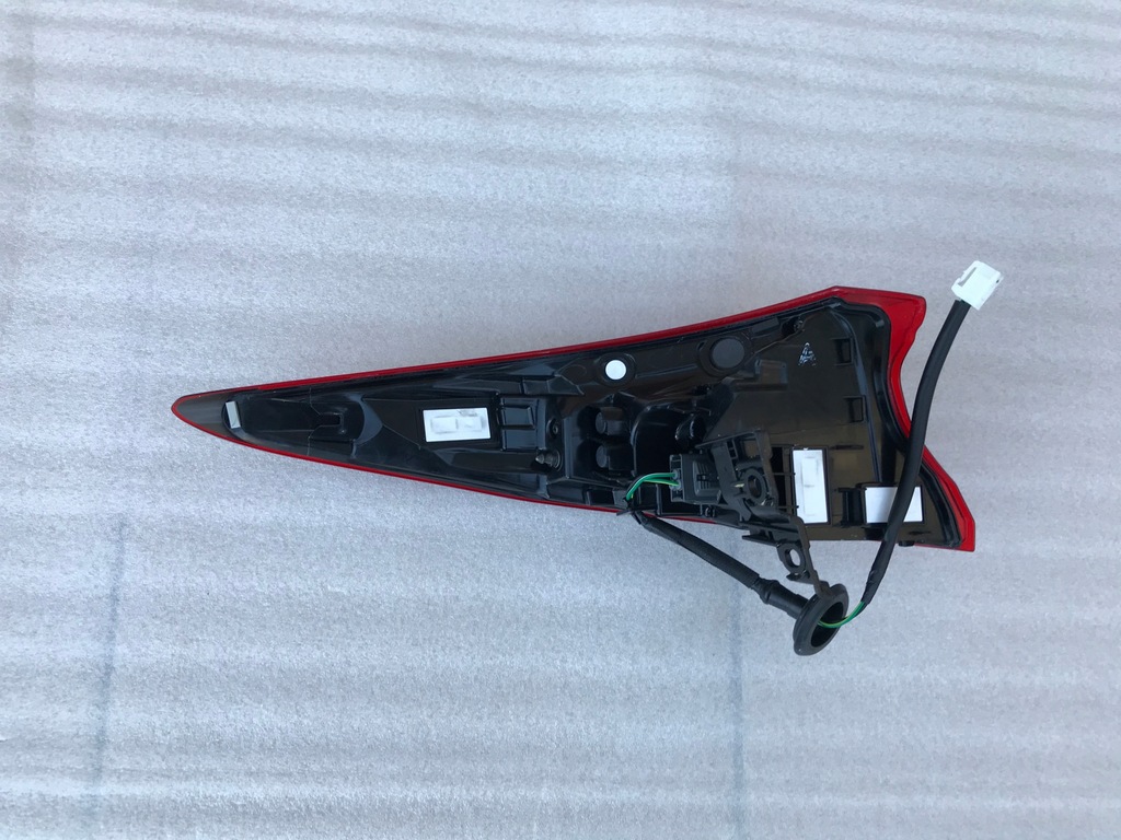 фото №3, Toyota prius prime ii 17- лампа задняя правая led eu