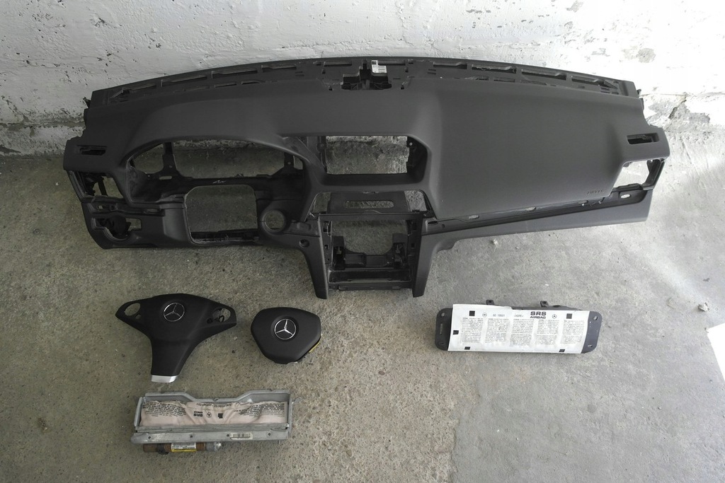 фото №1, Mercedes w207 e приборная панель pulpit подушка безопасности приборная панель консоль