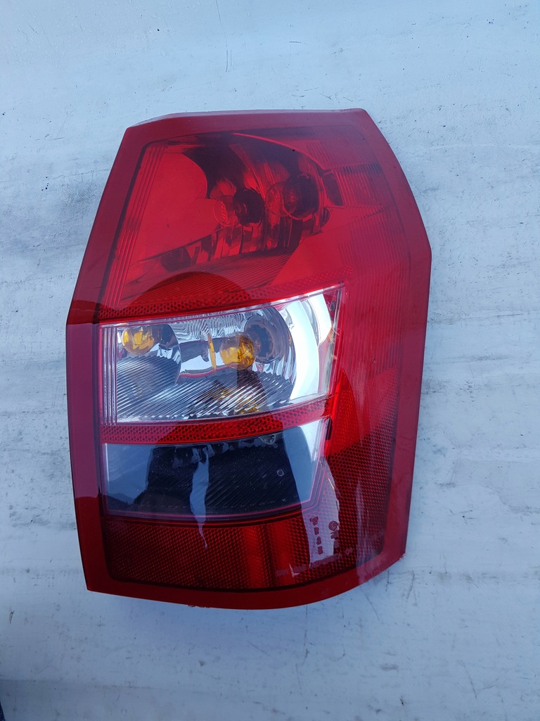 фото №1, 300c magnum kombi лампа правая задняя задняя оригинал