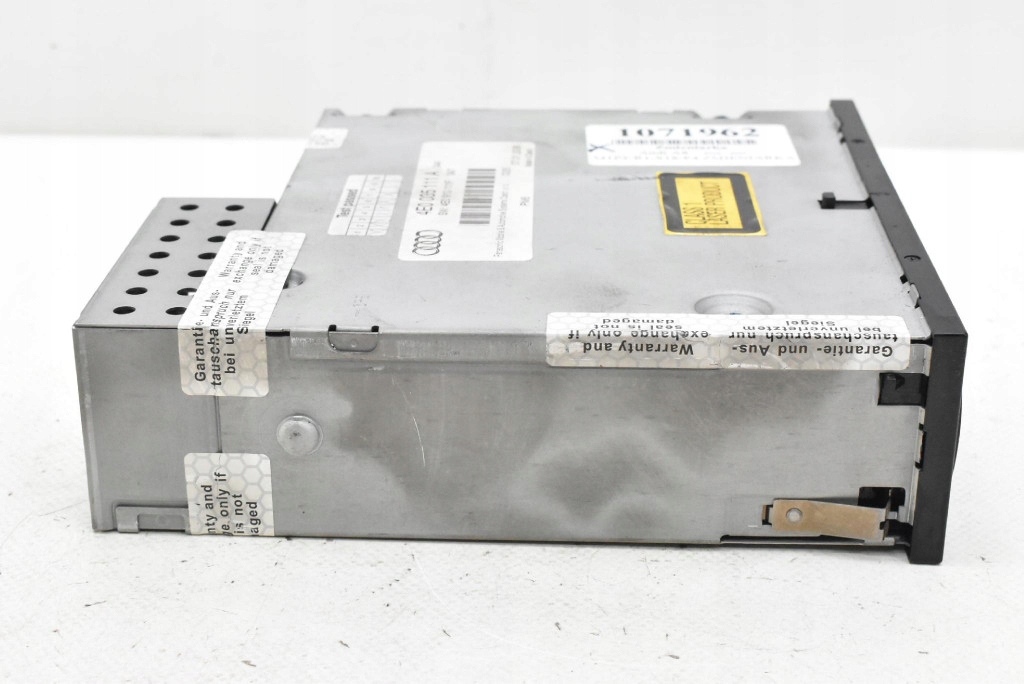 Чейнджер дисков cd 4e0035111a audi a8 d3 рестайлинг  05-07 в Украине