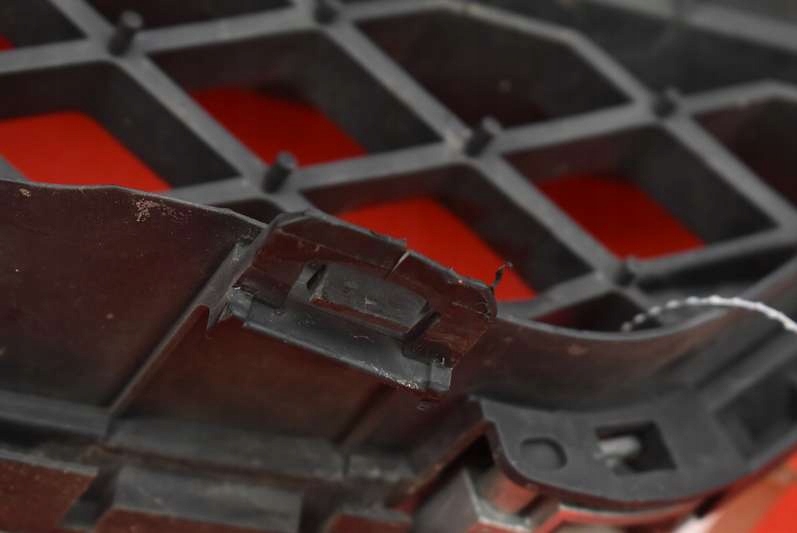 фото №13, Решётка радиатора решётка радиатора czarna c23550711 mazda 5 cr 05-08